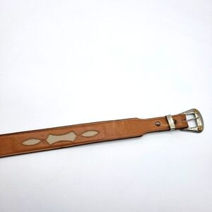 Justin women waist 32 brown leather belt silver buckle with gold roses 763R